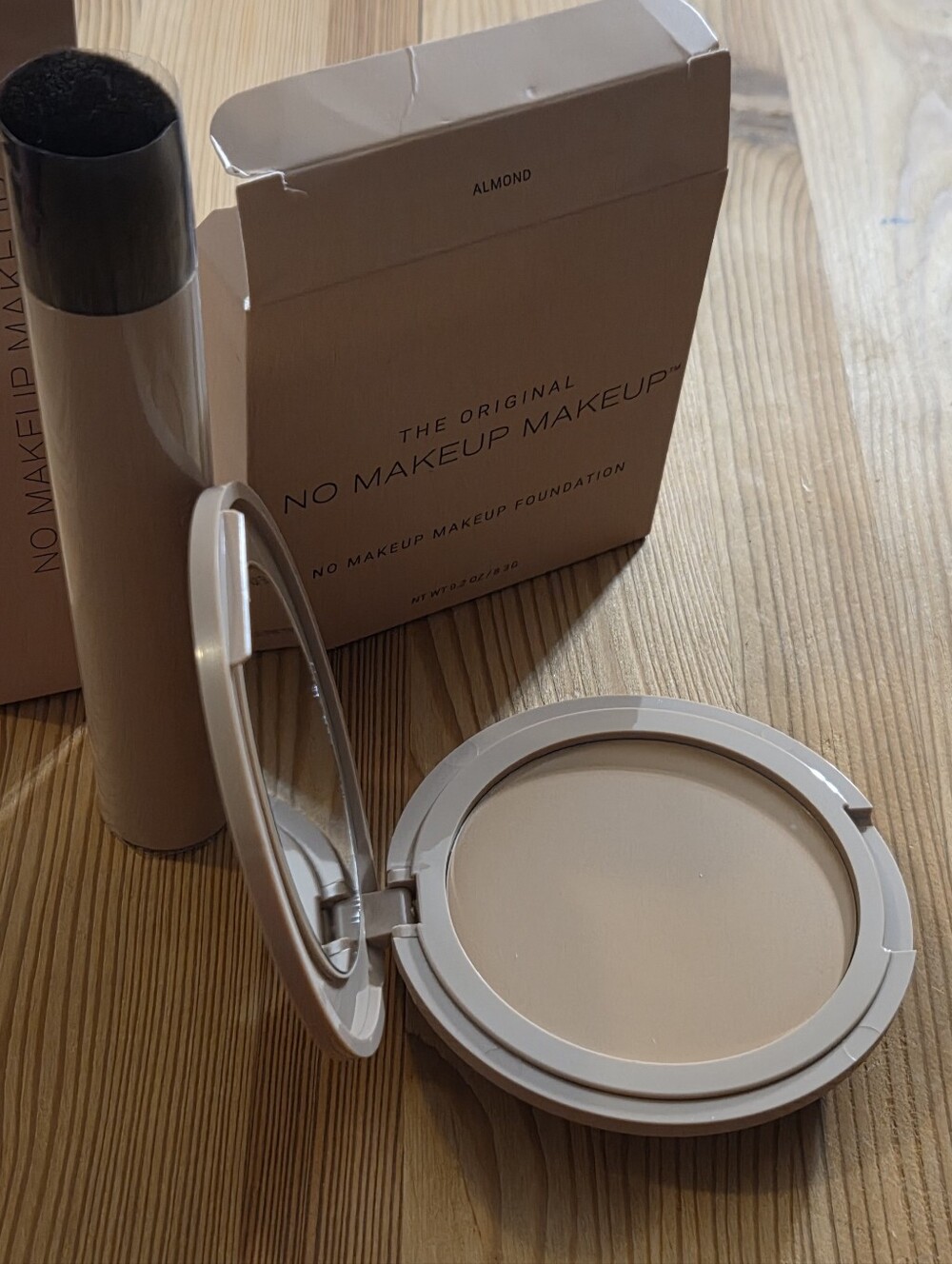 No Makeup Makeup Compact (Shade Almond) and Foundation Brush